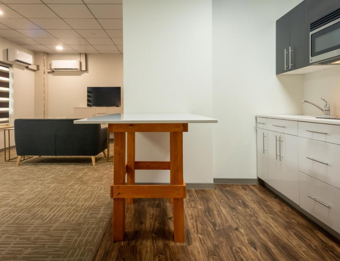 Quality Inn Sunshine Suites Terrace Esterno foto