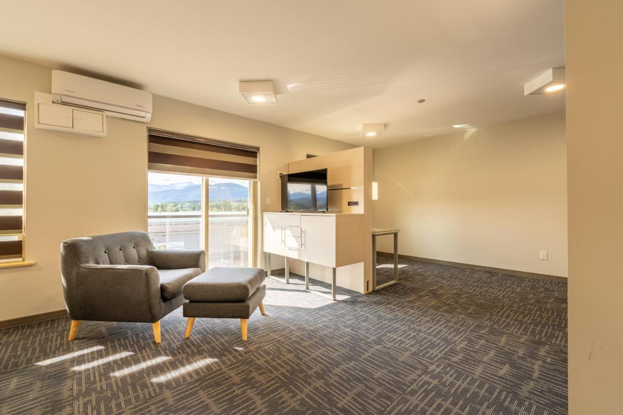 Quality Inn Sunshine Suites Terrace Esterno foto